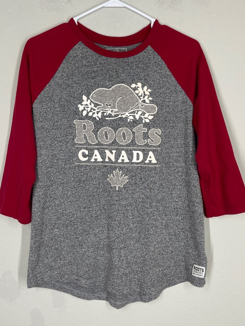 Roots Canada Shirt Women's L 3/4 Sleeves Red and Gray Pullover Beaver Logo